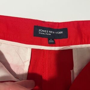 WOMEN'S - SIZE 4 - JONES NEW YORK  SIGNATURE - GOLF WEAR - CITY SHORTS